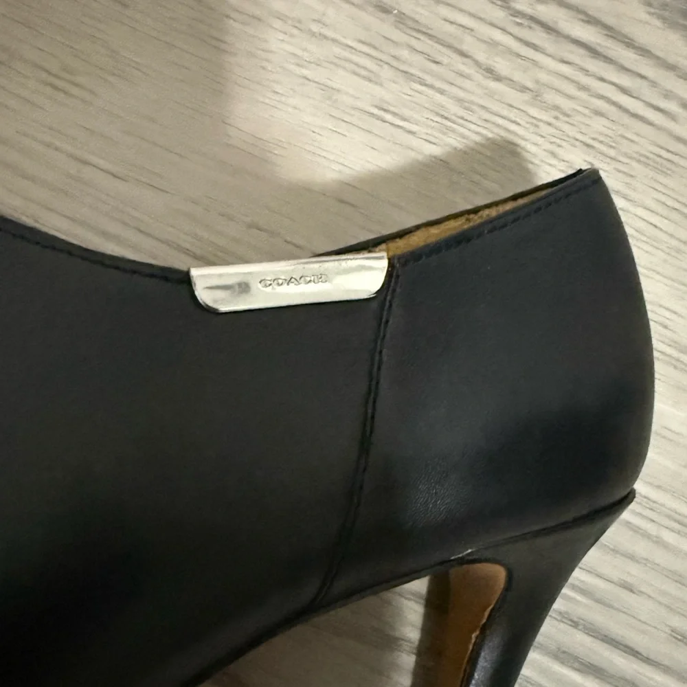 Coach Black Leather Ankle Booties Womens Size 7 Side Zip Heel Classic Pumps